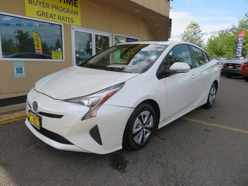 2016 Toyota Prius Three