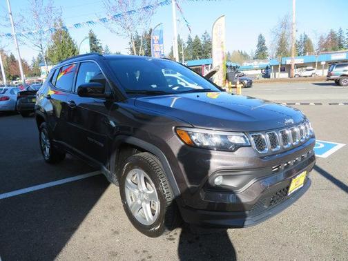 Baltic Gray Metallic Clearcoat 2024 Jeep Compass Latitude