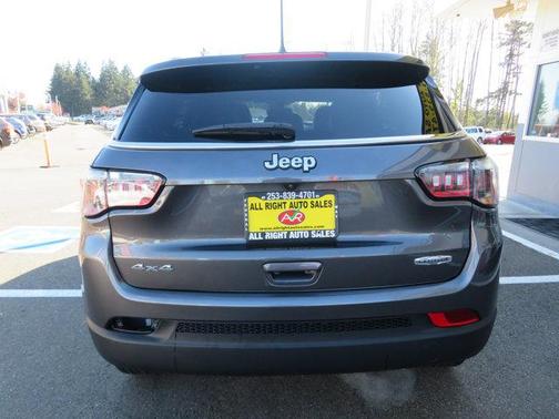 Baltic Gray Metallic Clearcoat 2024 Jeep Compass Latitude