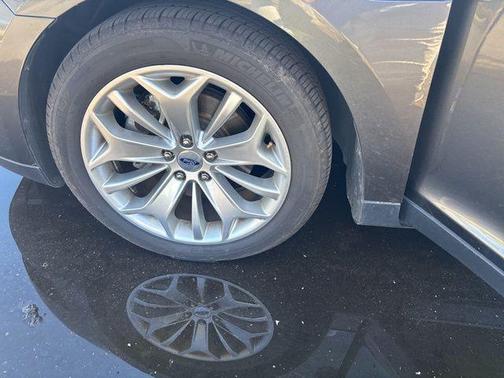 2015 Ford Taurus Limited