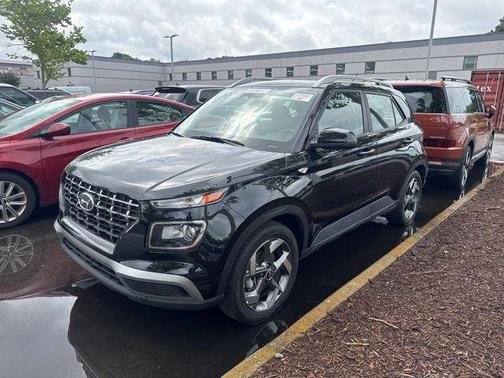 Onyx Black 2025 Hyundai VENUE SEL