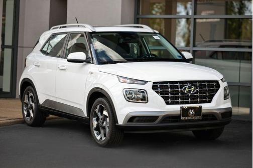 Lunar White 2025 Hyundai VENUE SEL