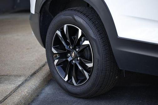 Summit White 2023 Chevrolet Trailblazer LT