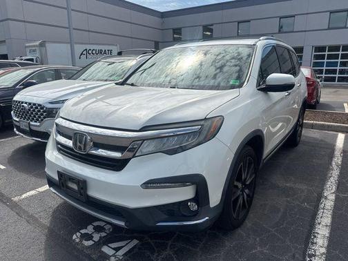 White Diamond Pearl 2019 Honda Pilot Touring 8-Passenger