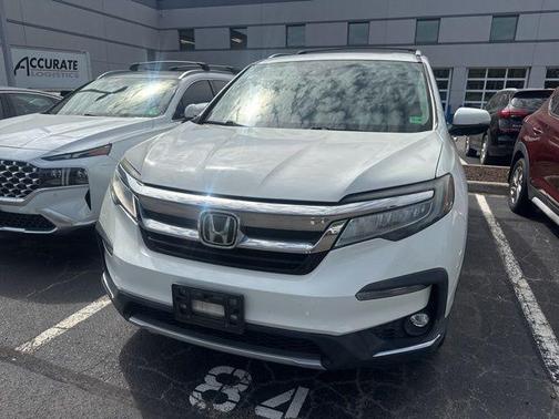 White Diamond Pearl 2019 Honda Pilot Touring 8-Passenger