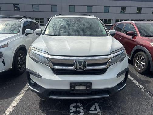 White Diamond Pearl 2019 Honda Pilot Touring 8-Passenger