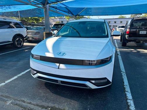 Atlas White 2024 Hyundai IONIQ 5 SE
