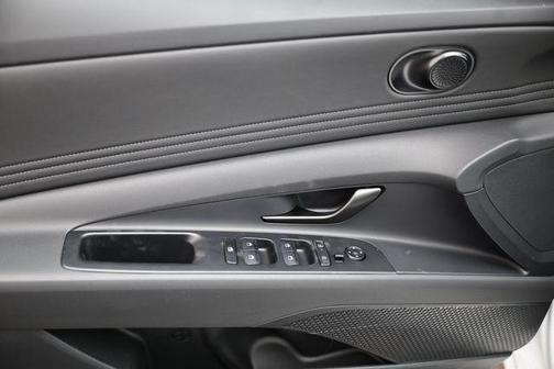 2025 Hyundai ELANTRA HEV SEL Sport