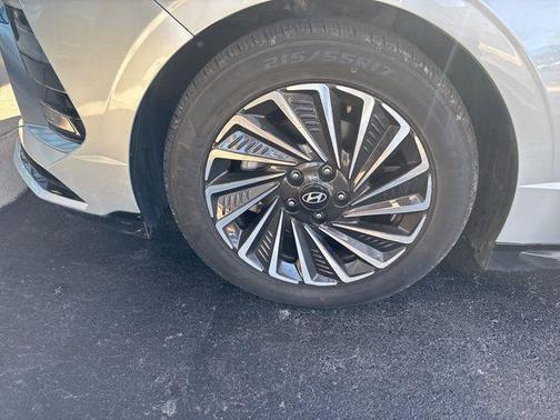 2024 Hyundai SONATA Hybrid SE