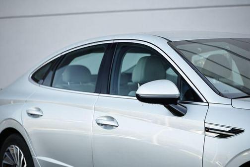 2024 Hyundai SONATA Hybrid SE