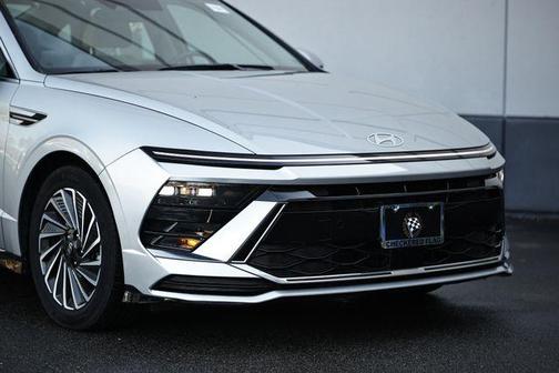 2024 Hyundai SONATA Hybrid SE