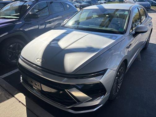 2024 Hyundai SONATA Hybrid SE