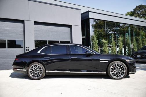 Vik Black 2023 Genesis G90 3.5T e-SC AWD