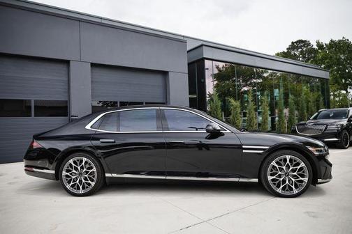 Vik Black 2023 Genesis G90 3.5T e-SC AWD