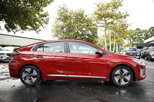 2020 Hyundai IONIQ Hybrid Limited
