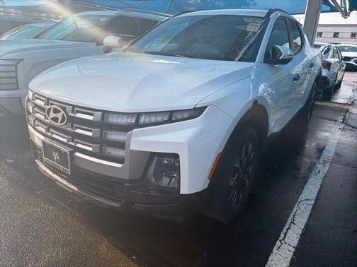 Atlas White 2025 Hyundai SANTA CRUZ SEL