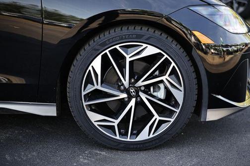 Onyx Black 2024 Hyundai IONIQ 6 SEL