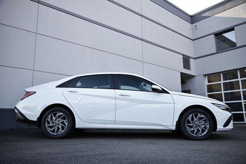 2025 Hyundai ELANTRA HEV Blue
