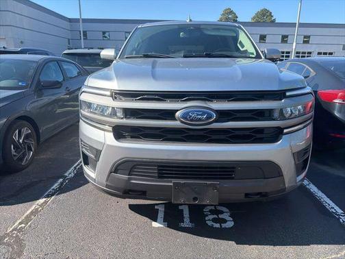 ICONIC SILVER METALLIC 2024 Ford Expedition XLT