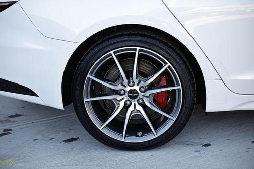 2025 Genesis G70 2.5T RWD