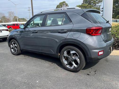 2023 Hyundai VENUE SEL