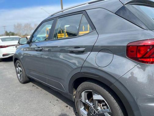 2023 Hyundai VENUE SEL