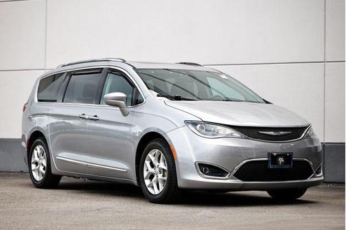 2019 Chrysler Pacifica Touring-L Plus