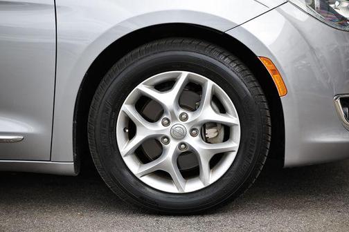 2019 Chrysler Pacifica Touring-L Plus
