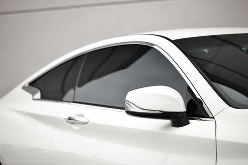 2017 INFINITI Q60 2.0T