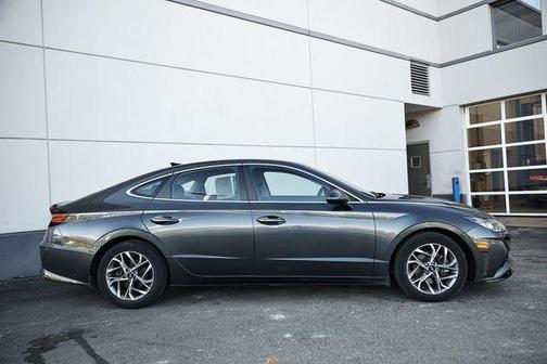 2022 Hyundai SONATA SEL
