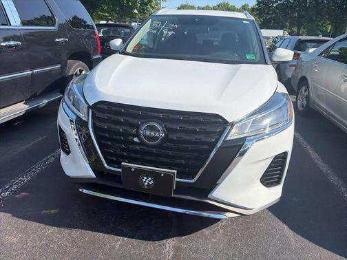 Fresh Powder 2024 Nissan Kicks SV