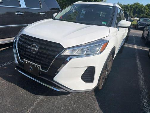 Fresh Powder 2024 Nissan Kicks SV