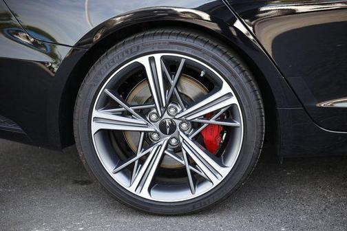 2025 Genesis G70 3.3T AWD Sport Advanced