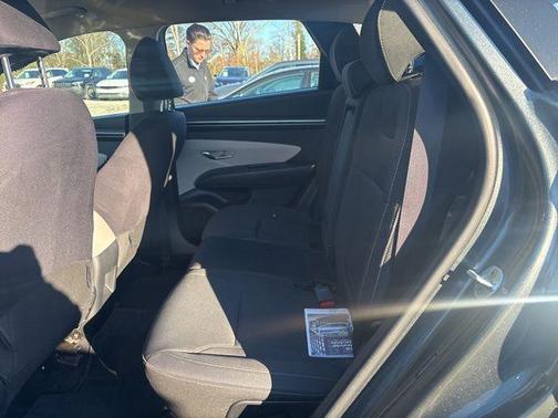 2022 Hyundai TUCSON SE