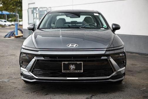 2025 Hyundai SONATA Hybrid SE