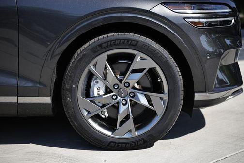 Makalu Gray 2025 Genesis Electrified GV70 Advanced AWD