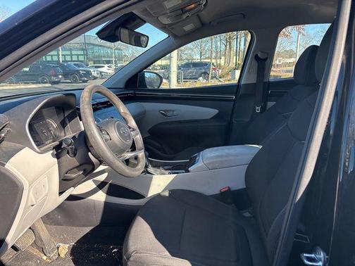 2023 Hyundai TUCSON SE
