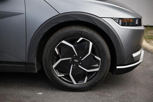 Shooting Star (Matte Gray) 2024 Hyundai IONIQ 5 SEL