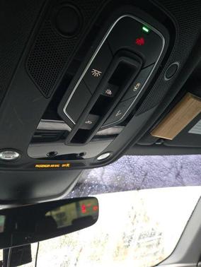 2022 Audi e-tron Premium Plus