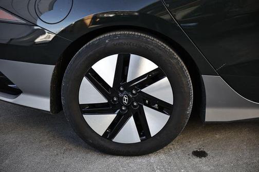 2024 Hyundai IONIQ 6 SE