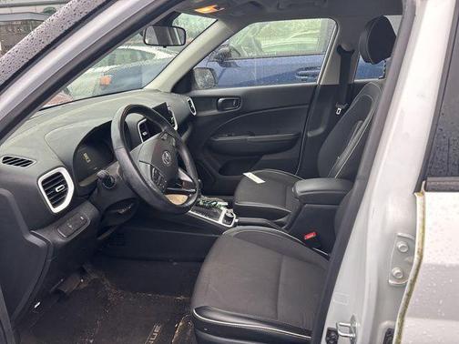 2023 Hyundai VENUE Limited