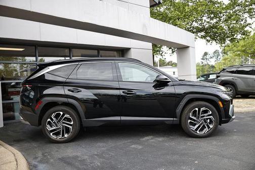 Phantom Black 2025 Hyundai TUCSON Limited