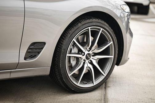 2026 Genesis G70 2.5T RWD