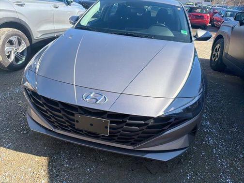 2023 Hyundai ELANTRA SE