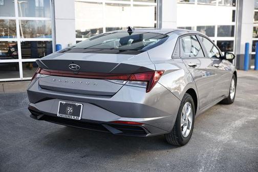 2023 Hyundai ELANTRA SE