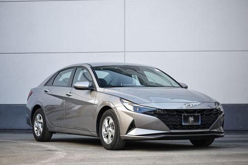 2023 Hyundai ELANTRA SE