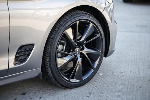 2023 Genesis G70 2.0T AWD