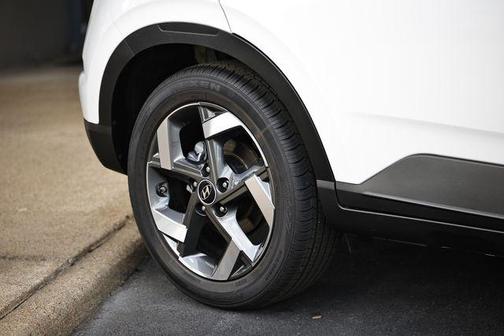 Lunar White 2025 Hyundai VENUE SEL