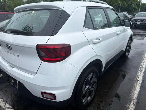 Lunar White 2025 Hyundai VENUE SEL