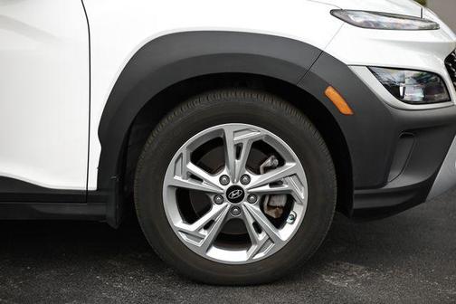 Lunar White 2023 Hyundai KONA SEL